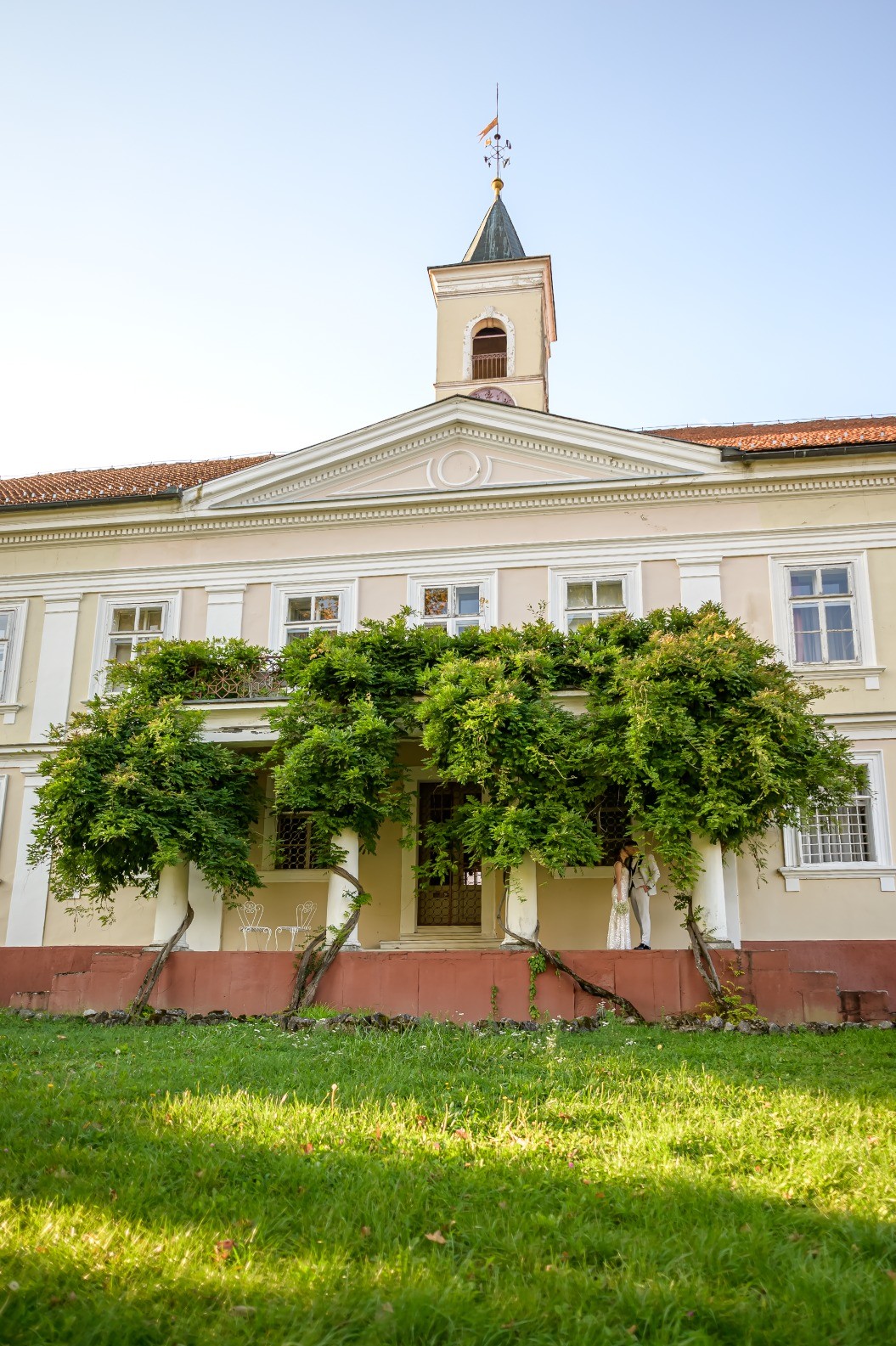 Profesionalna fotografija vjenčanja u Hrvatskoj - mladenci na ceremoniji
